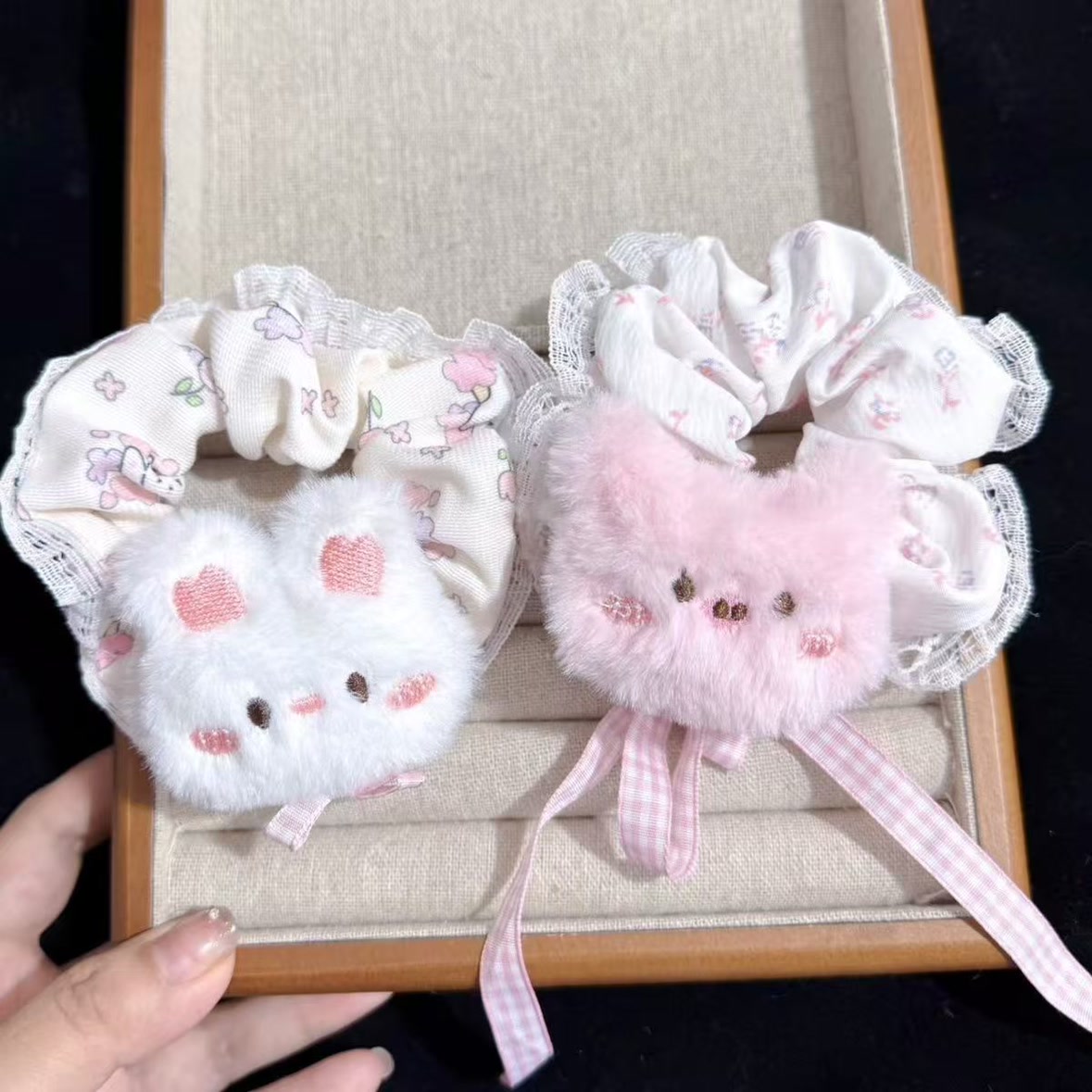 【HX】毛绒卡通粉猪小兔大号肠圈发圈可爱少女甜美学生毛茸发饰 到手价¥5.80