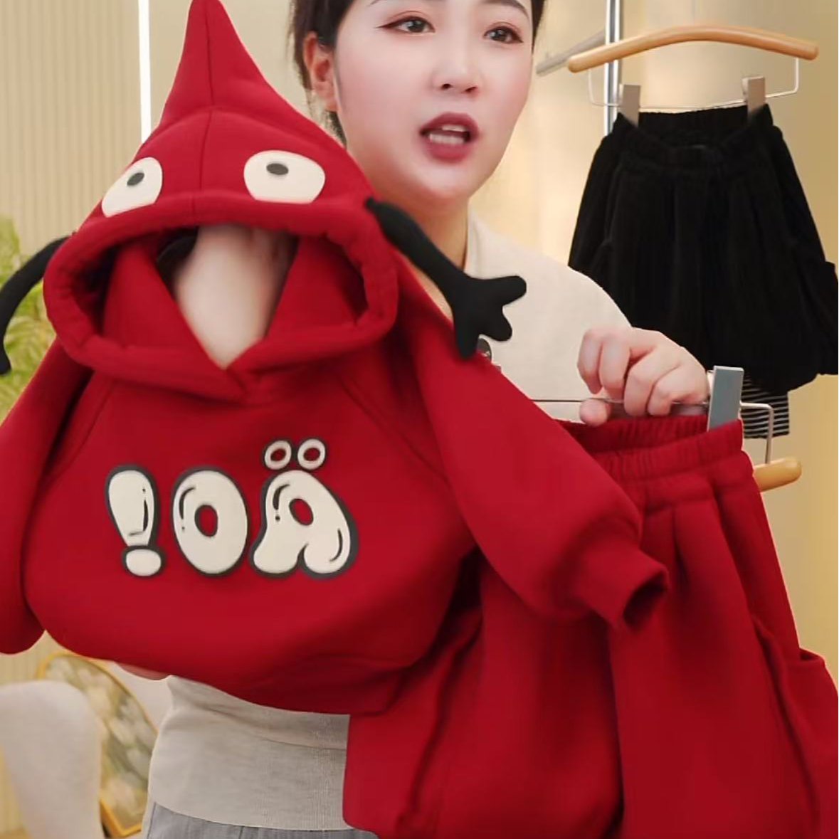 儿童秋冬套装2025新年红连帽加绒卫衣韩版加厚立体袋卫裤两件套潮 到手价¥65.90