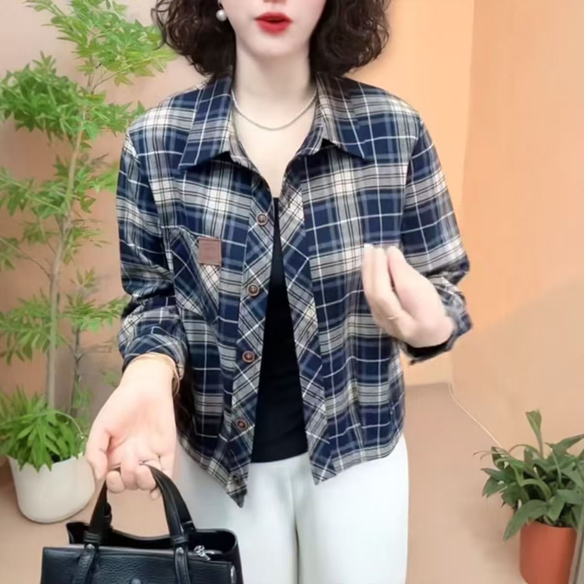 时尚休闲长袖格子衬衫薄款外套女2026春季新款中老年减龄洋气上衣 到手价¥49.90