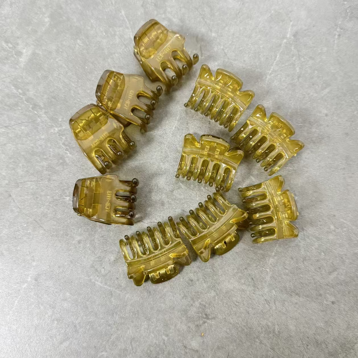 简约时尚百搭耳朵穴位小抓夹网红固定神器美容夹家用便携式 到手价¥13.90